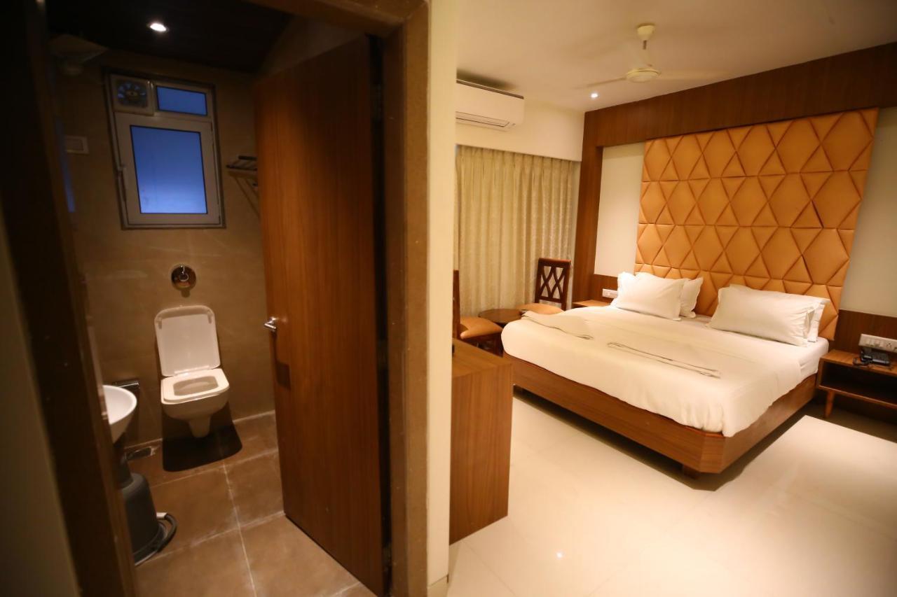 Hotel Dream Residency นาวีมุมไบ ภายนอก รูปภาพ